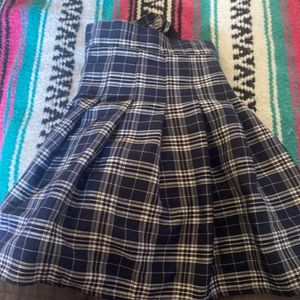 Pleated skirt. Navy-black. School girl skirt.